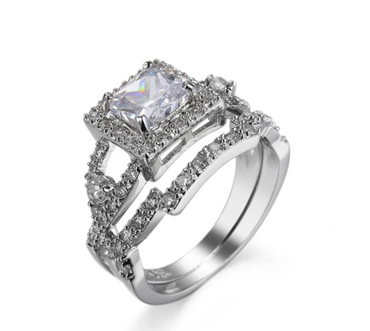 2020 Fashionable Women's Creative White Zircon Ring